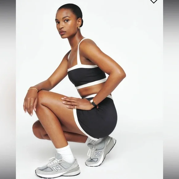 Reformation Adelina ecomoves set medium - Picture 4 of 4